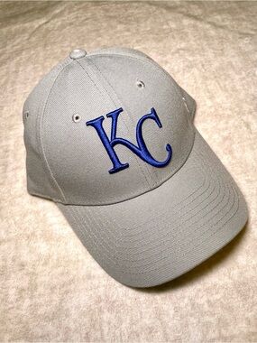 Men’s Adjustable Kansas City Royals Ball Cap/Hat - NWT ✨